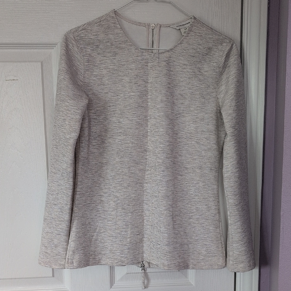 *2/$20 Closet Clearout* EUC s.S Club Monaco Light Gray Long Sleeve Top